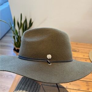Olive Women's Wide Brim Hat  ✨